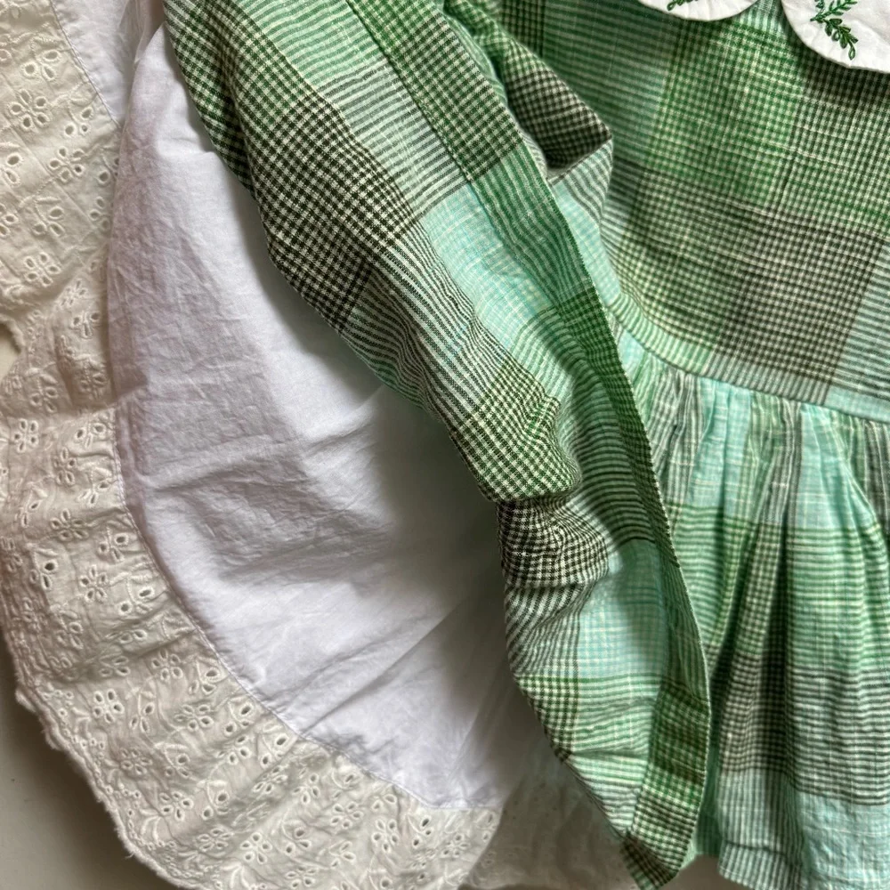 Well Dressed Wolf Holiday Plaid Green White Peter Pan Style Collar Girls size 2T